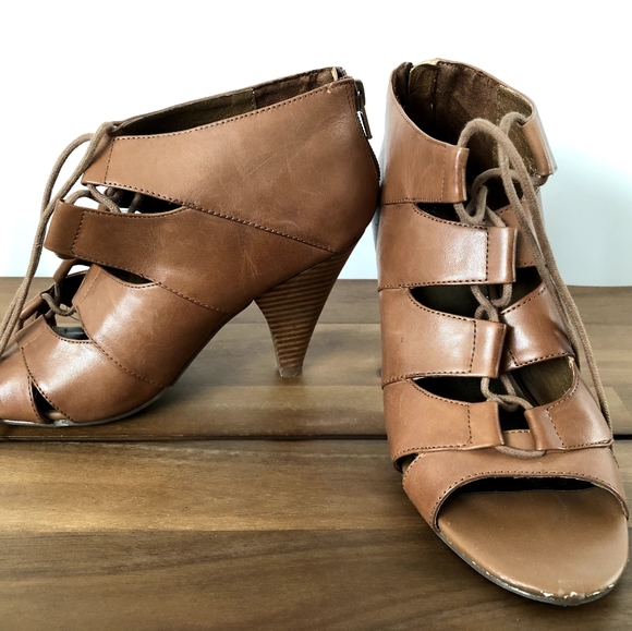 Women's Reba lace up peep toe booties - Picture 3 of 6